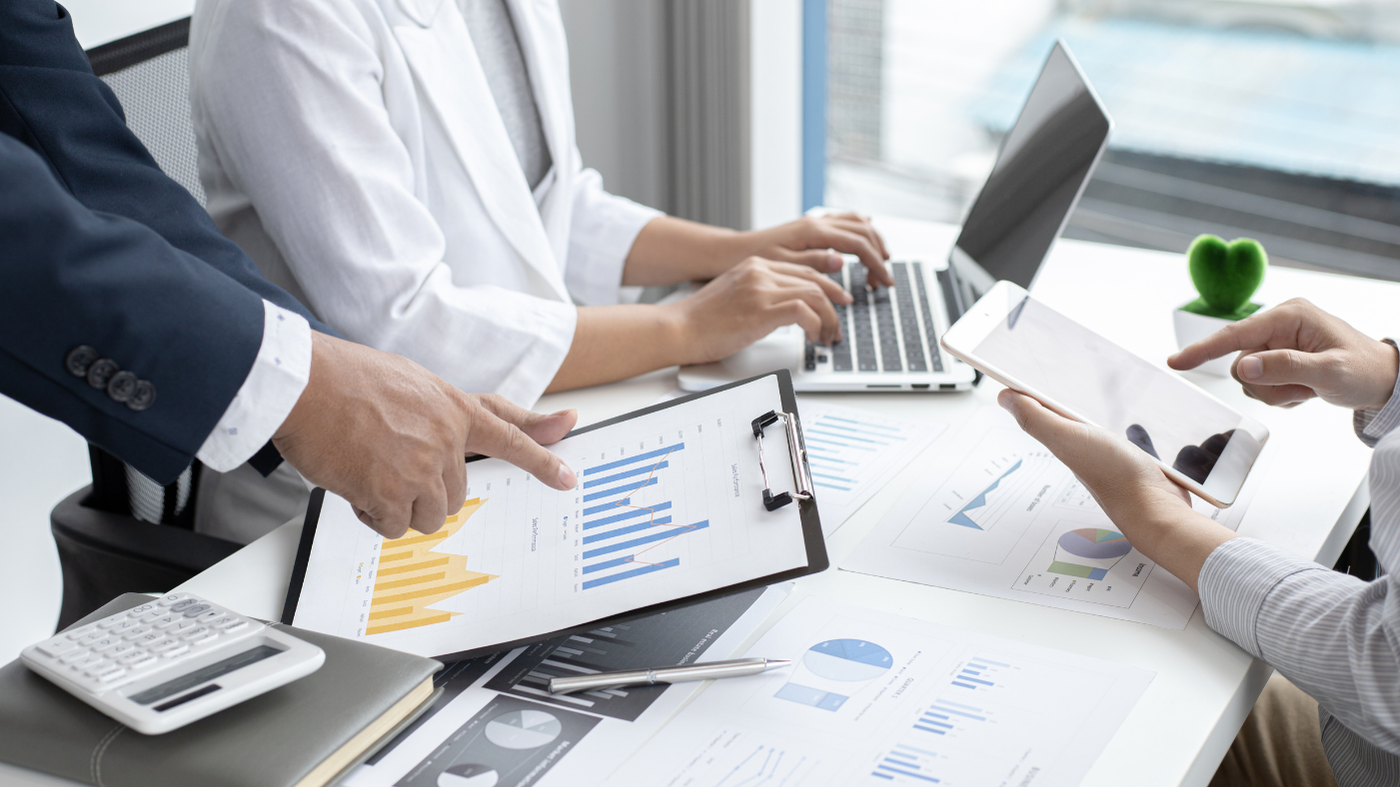 How to Navigate Business Challenges With Confidence