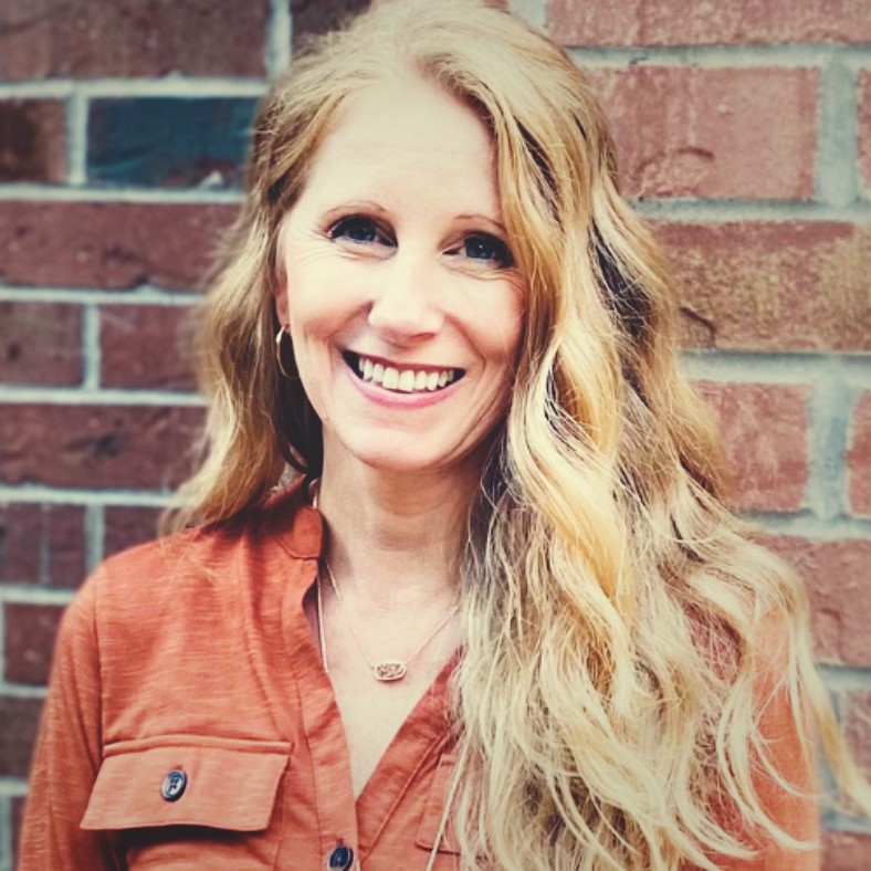 Achieving Balance and Business Growth Through Delegation With Laura Licursi